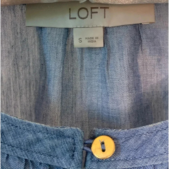 Ann Taylor Loft Denim Chambray Long Sleeve Keyhole Neck Blouse Size S - Picture 2 of 7